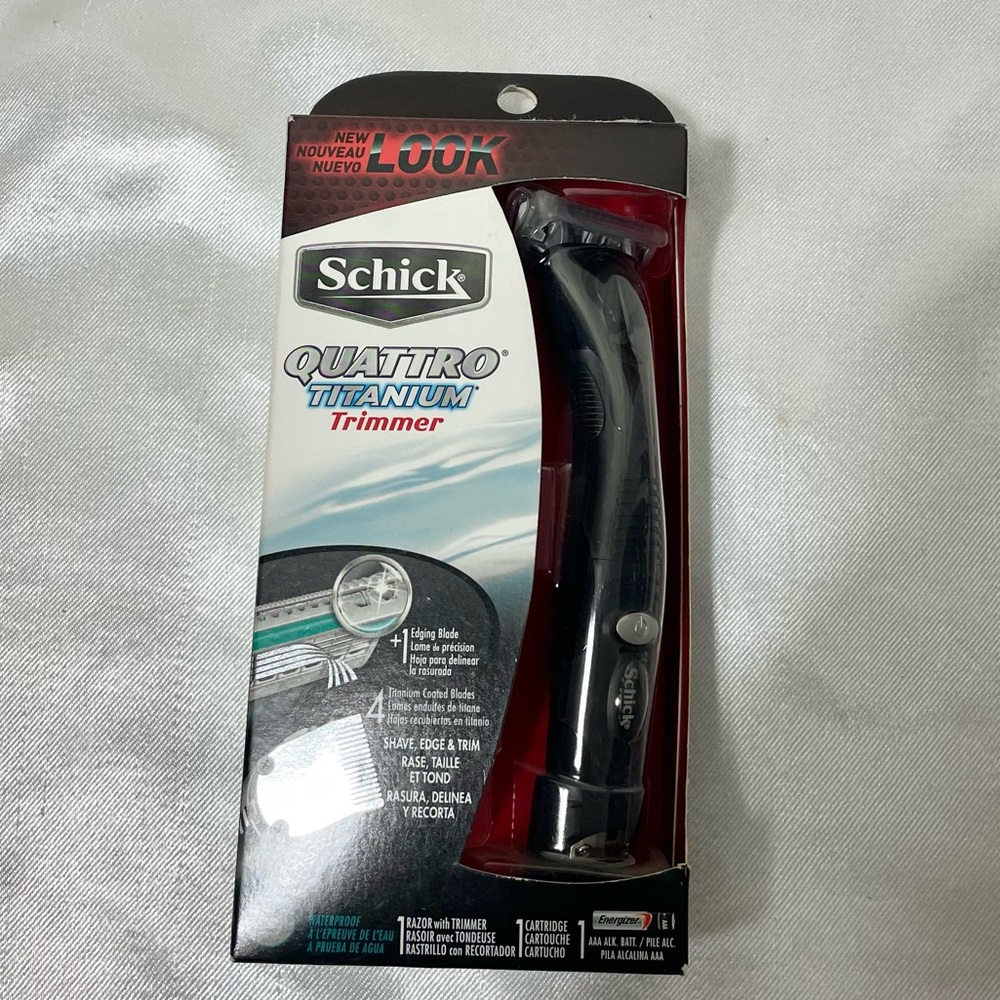 NEW Schick quattro titanium trimmer 1 razor 1 cartridge 1 battery mens